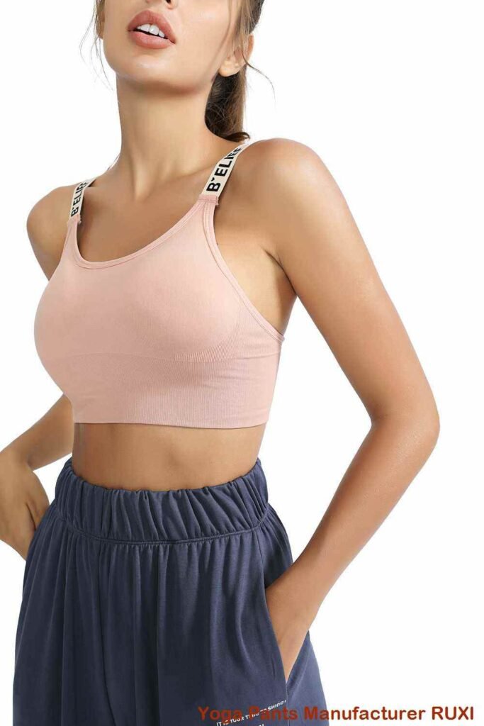 ឈុតអាវទ្រនាប់កីឡា និង leggings