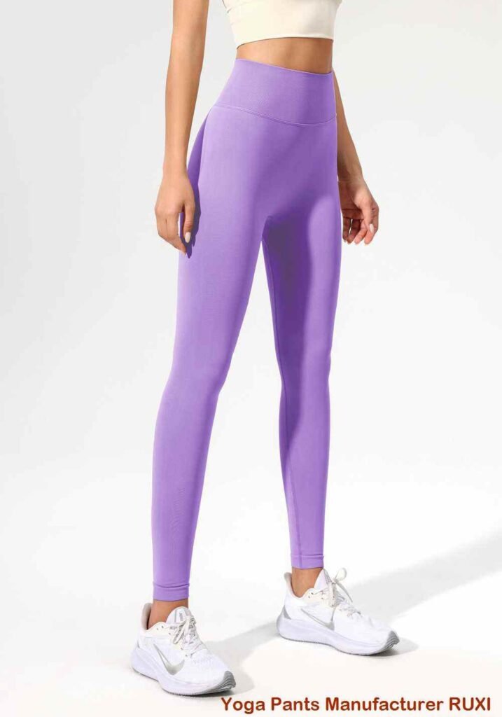 ខោខ្លីកីឡាពណ៌ខ្មៅជាមួយហោប៉ៅ RUXI
